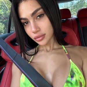 Meet your Posher, Yillian